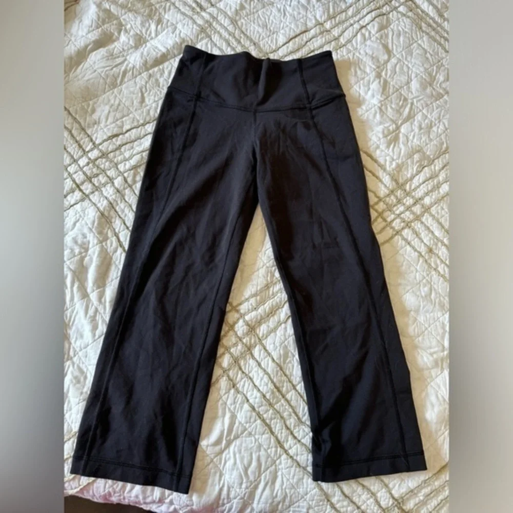Lululemon Cropped Slit Roushed‎ Legging Size 4